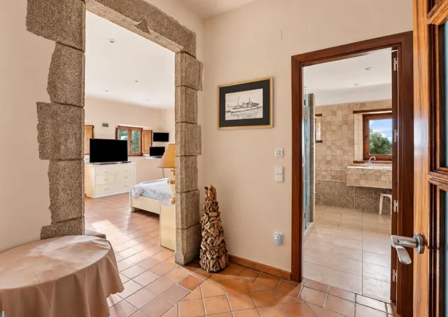 Exclusiva finca ecuestre rodeada de naturaleza, con máxima privacidad y espectaculares vistas a la montaña. — 27