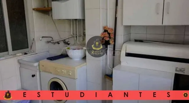 EST / Piso de TRES dormitorios en el Zaidín - foto 3