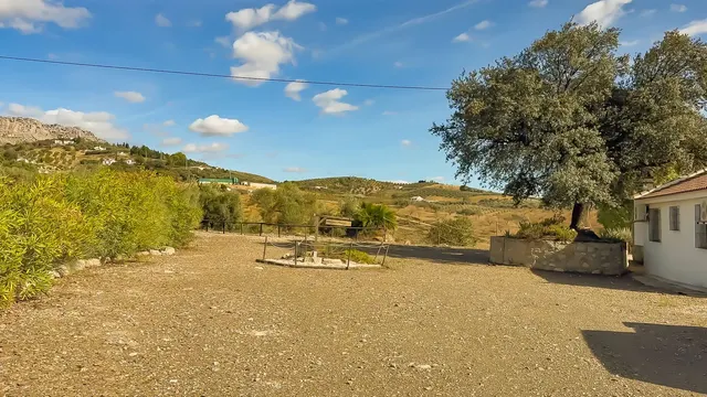 Finca rústica 2 habitaciones 140m² en venta - Polígono - Alrededores - Pedanías — 40