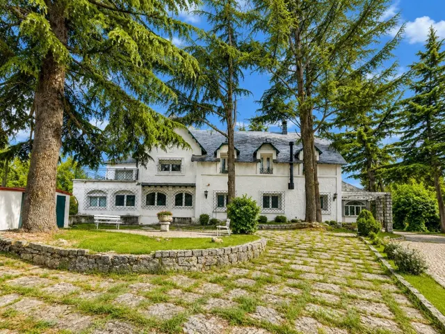 UNA CASA PRECIOSA CON CARÁCTER ÚNICO EN EL BOALO
