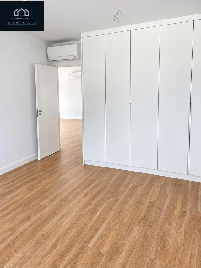 Impresionante chalet en perfecto estado, con 5 dormitorios y 3 baños, piscina privada y garaje con una parcela de 800m en el albir — 17
