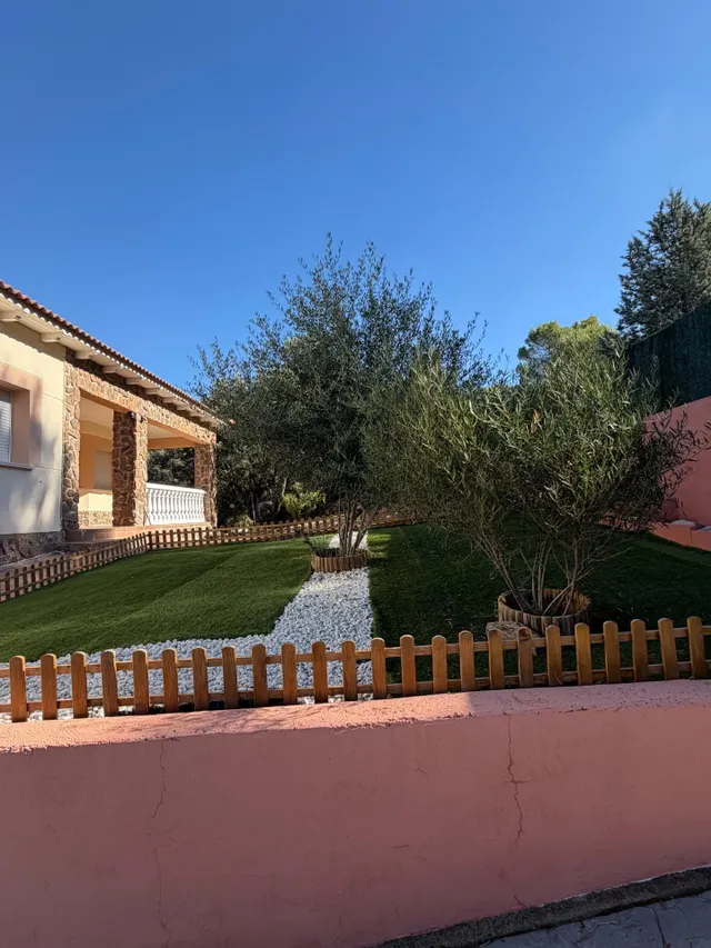 Chalet con placas solares en  zona las gaviotas — 8