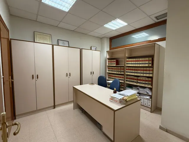 LOCAL IDEAL PARA OFICINAS AL CENTRO DE IGUALADA!!! — 12
