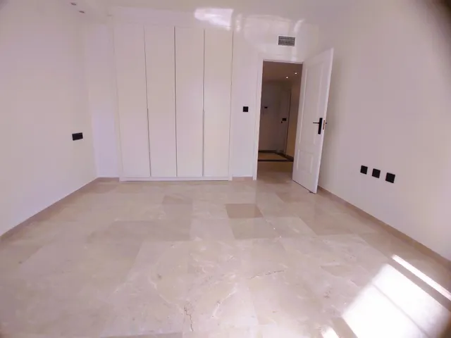 "Apartamento en alquiler de larga temporada frente al mar" — 14