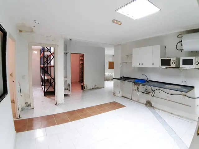 Amplio Local Comercial de 600 m2 en Ubicación Estratégica de Calahonda Baja — 27