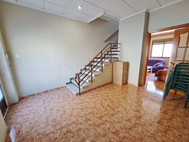 Gran casa de 208 m2 con posibilidad de transformarla en dos  - foto 2