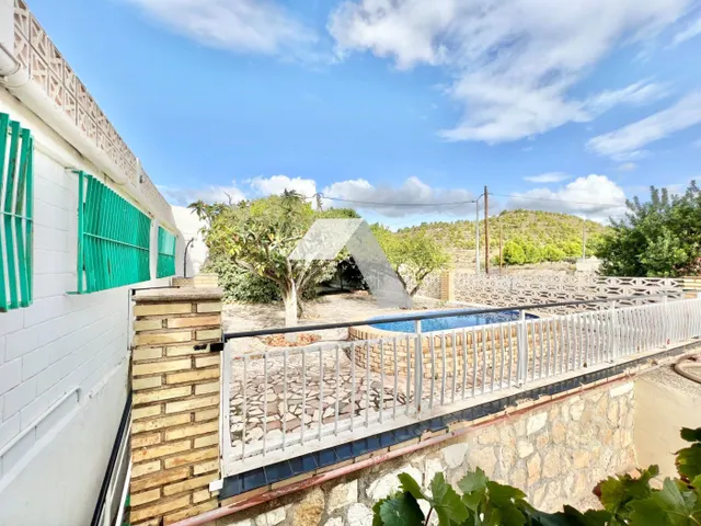 BONITO CHALET CON VISTAS A LA MONTAÑA — 25