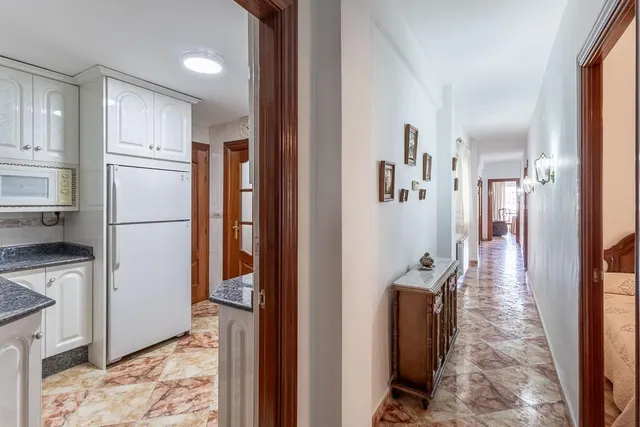 Piso señorial de 182 m2 en Avenida Madrid: amplitud, luz y posibilidades infinitas con garaje opcional. — 20