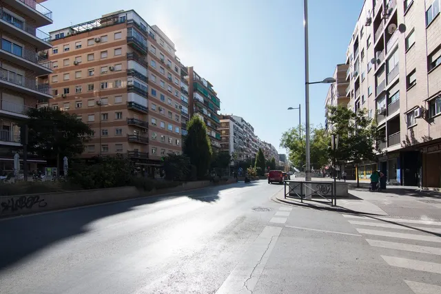 Plaza de garaje en camino de Ronda, junto Gimnasio Yo10 — 9