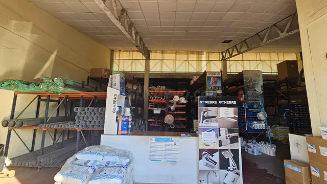 ¡NAVE INDUSTRIAL EN VENTA EN EL POLÍGONO DE CHINALES – CÓRDO - foto 4