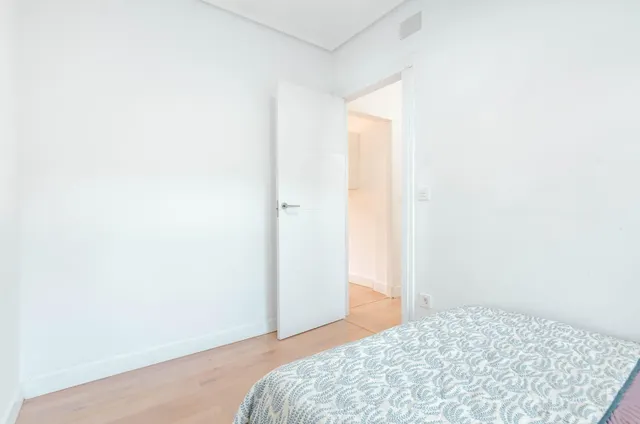 Bajo reformado con terraza privada de 30 m2 orientada al sur en Avilés — 18