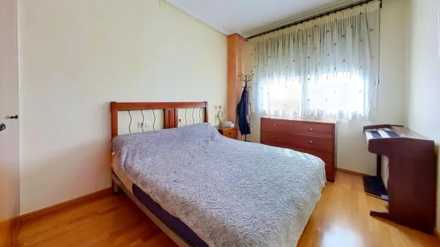GRAN PISO DE 6 DORMITOTIOS CON PISCINA — 20