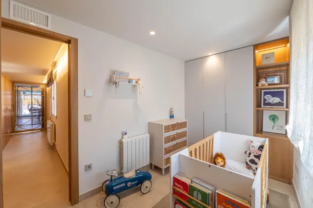 Impresionante Vivienda de Lujo con Diseño Moderno y Comodidades Exclusivas — 23
