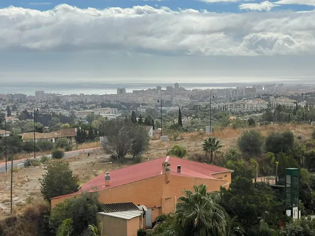 se vende suelo urbano en la carretera de Mijas Pueblo con vistas al mar — 22