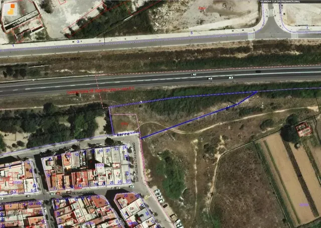 TERRENO RESIDENCIAL EN VILANOVA I LA GELTRÚ – 2.488 m2 - foto 2