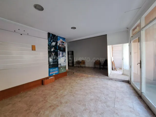 Local comercial + solar en venta en Dénia.