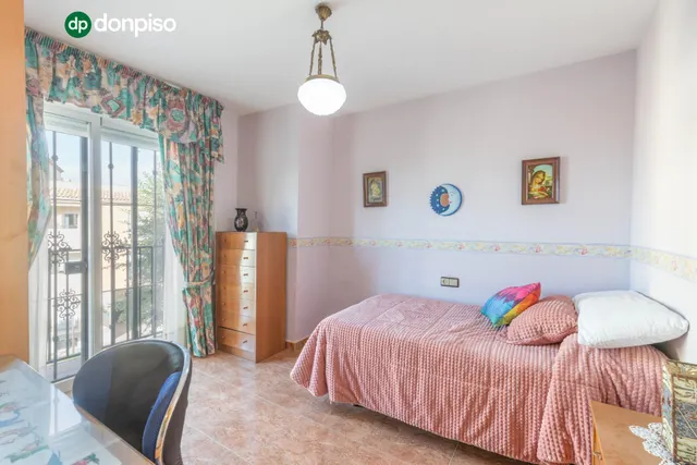 Casa independiente a 5 minutos de Granada en buen estado para entrar a vivir — 42