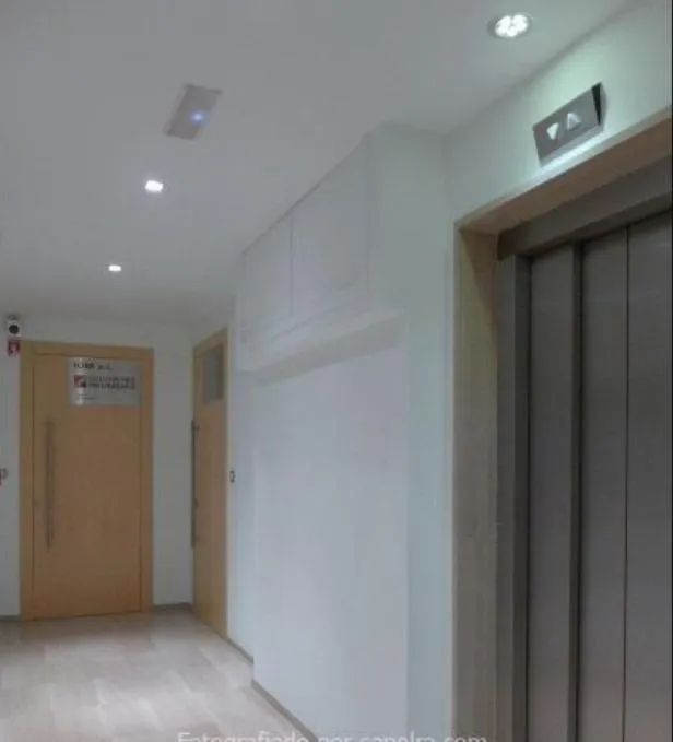ALQUILER OFICINA LES CORTS — 7