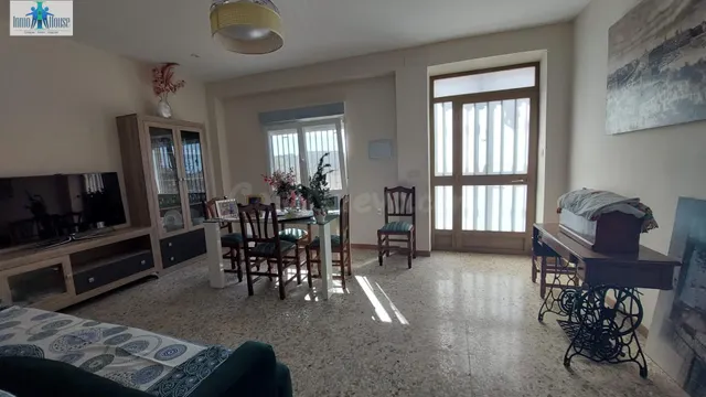 AMPLIA Y BONITA CASA DE PUEBLO CON PISCINA - foto 4