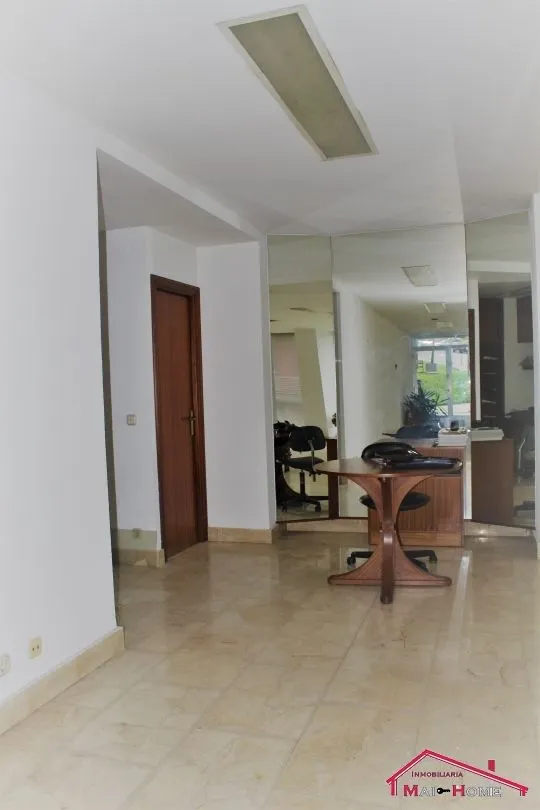 ESTUPENDO LOCAL EN ALZA JUNTO AL AMBULATORIO — 13