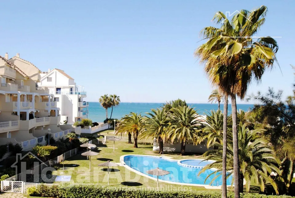 ¡VISTAS FRONTALES AL MAR! LUMINOSO EN RESIDENCIAL CON PISCINA Y TERRAZA
