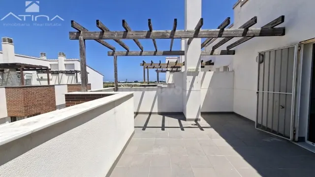Adosado en venta en Bellreguard con piscina, 3 terrazas y do - foto 2