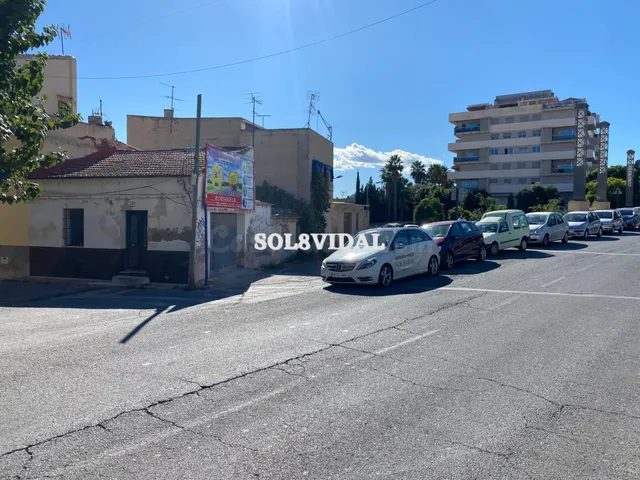 VIVIENDA PARA REFORMAR EN EL CENTRO DE ORIHUELA CON 216 METR