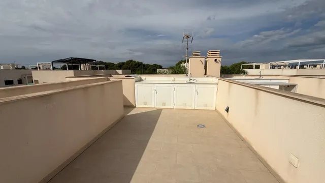 CHALET SEMINUEVO CON VISTAS AL MAR, PISCINA PRIVADA Y COCINA DE VERANO – LA TORRE DE LA HORADADA — 41