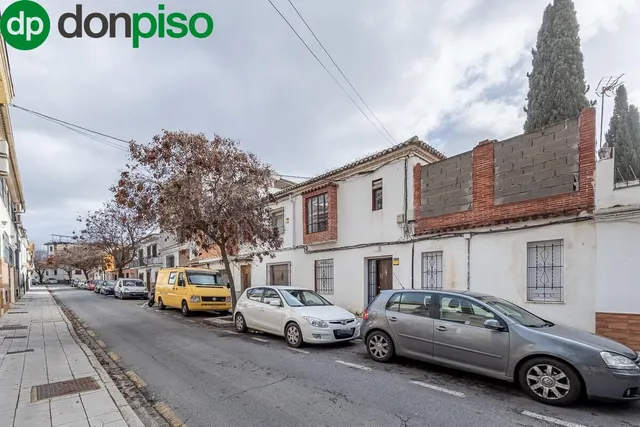 Casa con Parcela a Reformar en Granada — 32