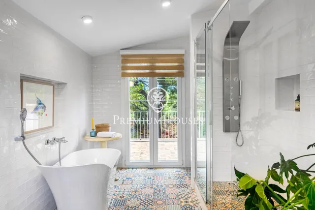 Casa con piscina y jardín en Sant Jordi d'Alfama — 32