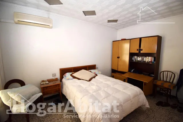 MAGNÍFICA CASA CON DOS VIVIENDAS INDEPENDIENTES Y TERRAZA, CERCA DEL CENTRO — 31