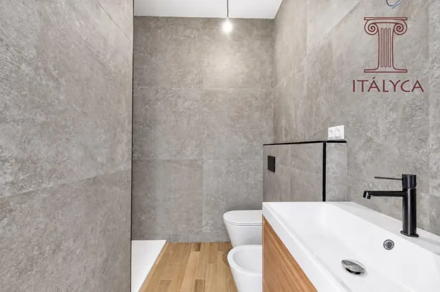 Casa de obra nueva en venta en calle Niño Perdido — 45