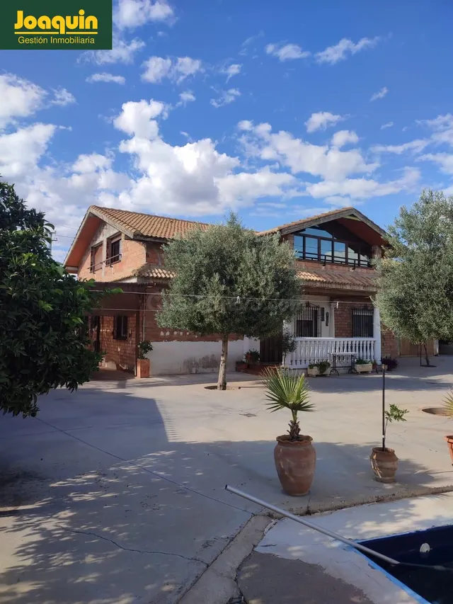 PRECIOSA CASA EN LA ZONA DE MAJANEQUE ¡ CON POSIBILIDAD DE H