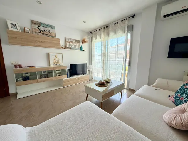 Vivienda reformada con terraza en Aguadulce Norte, piscina comunitaria y lista para entrar a vivir — 8