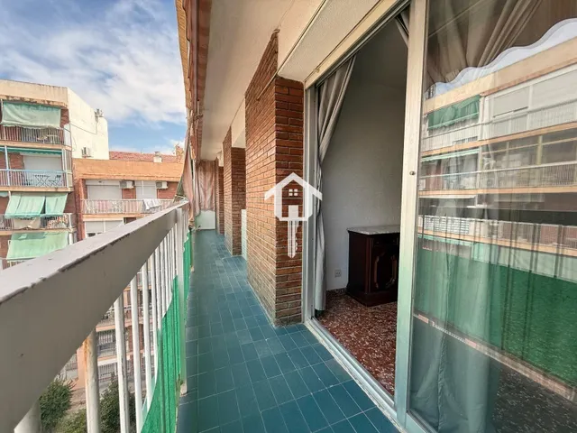 Piso en venta en Alicante. 85m2, 3 habitaciones, 1 baño con bañera, tercera planta con ascensor. zona de campoamor — 9