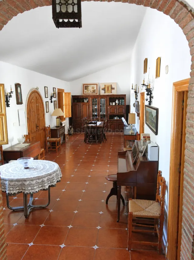VENTA FINCA RÚSTICA CON TERRENO, PISCINA, BARBACOA - LA MAGD - foto 5