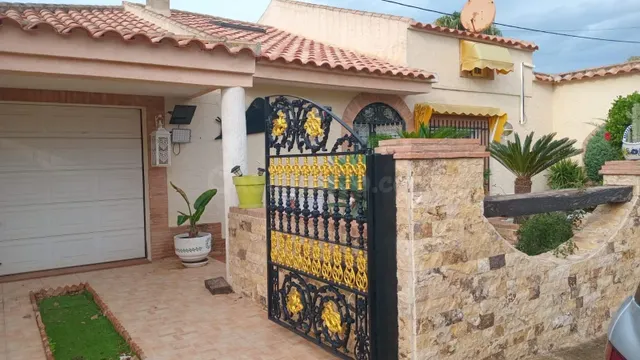 ¡OPORTUNIDAD ÚNICA! Descubre este fantástico chalet en venta en EL CARMOLI — 2