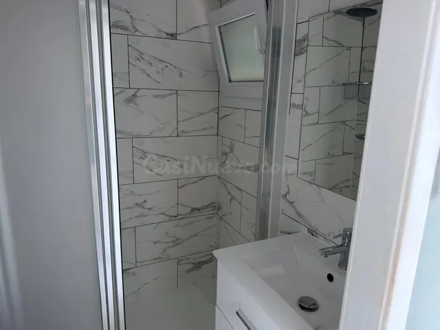 Apartamento reformado con piscina y parking comunitario — 13