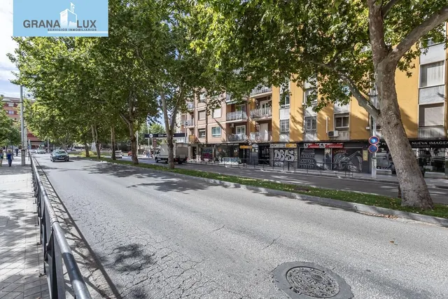 Local de 247 m2 en avenida de madrid – Granada capital — 18