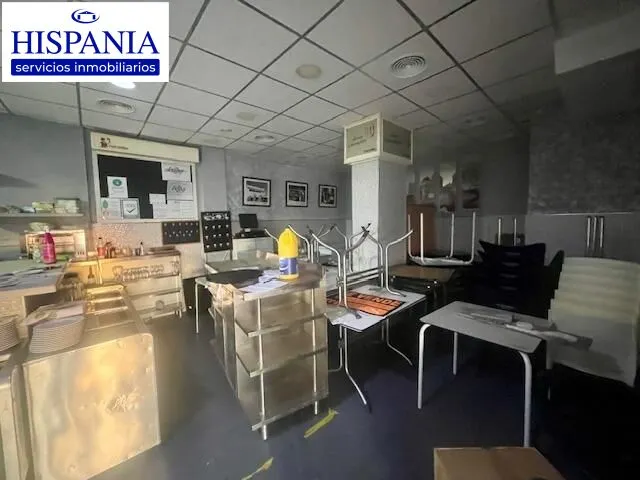 Se vende local en pleno Paseo Marítimo con licencia. — 3
