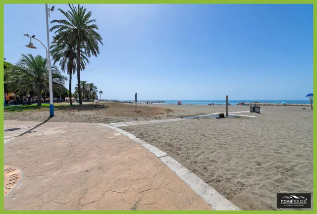 1ª LÍNEA DE PLAYA EN MÁLAGA, EL PALO — 15