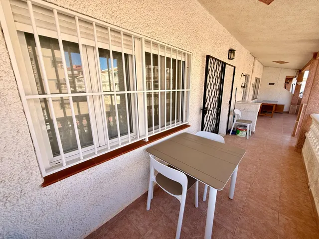 Adosado en planta alta en El Paraíso, Torrevieja — 4