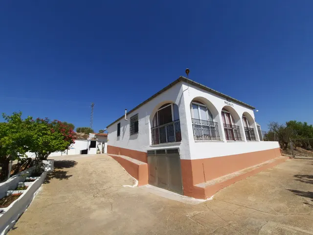 EXCELENTE CHALET EN MONTEALEGRE DEL CASTILLO - foto 3