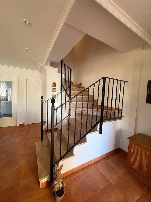 Chalet pareado con vistas al mar en Playa del Rey: un hogar junto al Mediterráneo para todo el año — 17