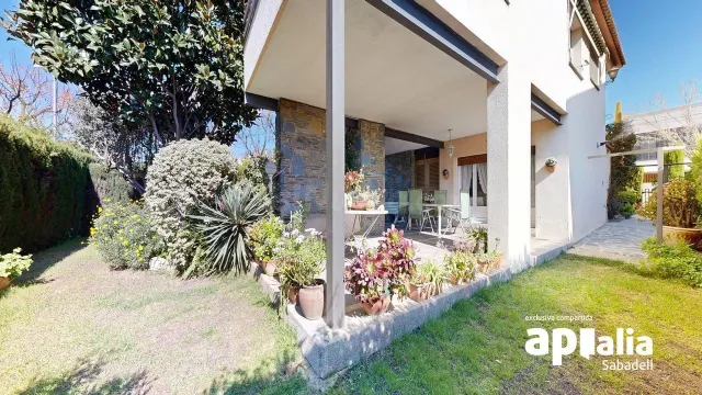EXCLUSIVA CASA AMB JARDÍ EN UNA DE LES MILLORS ZONES DE BARB - foto 2
