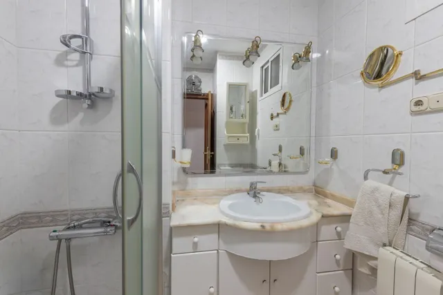 Estupendo piso  en la última planta en calle doctor azpitarte — 30