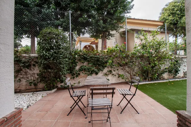 ¡Tu nuevo hogar en Bormujos! Magnífico chalet en alquiler con patio. — 7