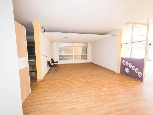 Segunda planta de edificio de oficinas en alquiler en Barberá del Vallés — 9