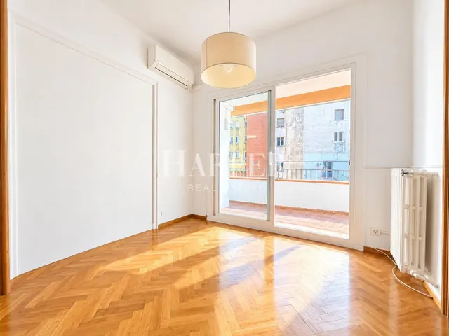Amplio piso de 5 habitaciones con terraza en Sant Gervasi–Galvany, Barcelona — 7