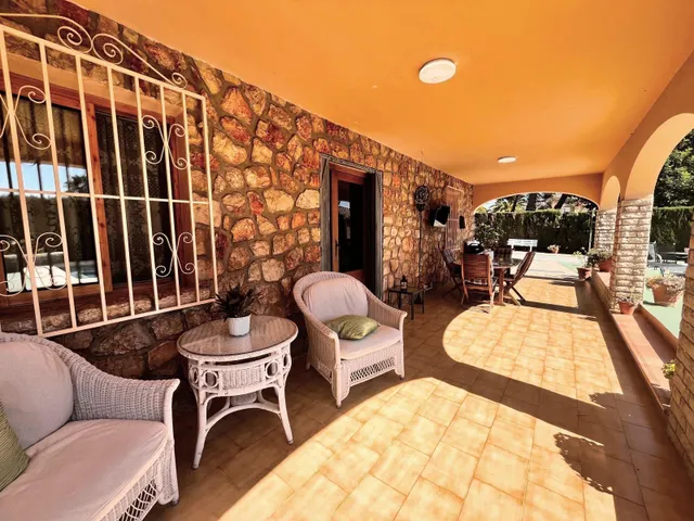 MAGNIFICO CHALET INDEPENDIENTE CON APARTAMENTO DE INVITADOS, PISCINA PRIVADA, GARAJE, BARBACOA, BUENAS VISTAS Y MUCHO MAS — 45